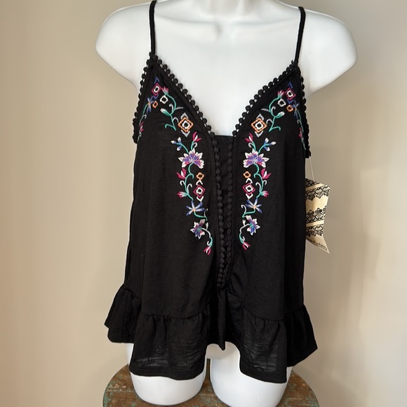 NEW Eyeshadow Black Embroidered Tank - Picture 1 of 7